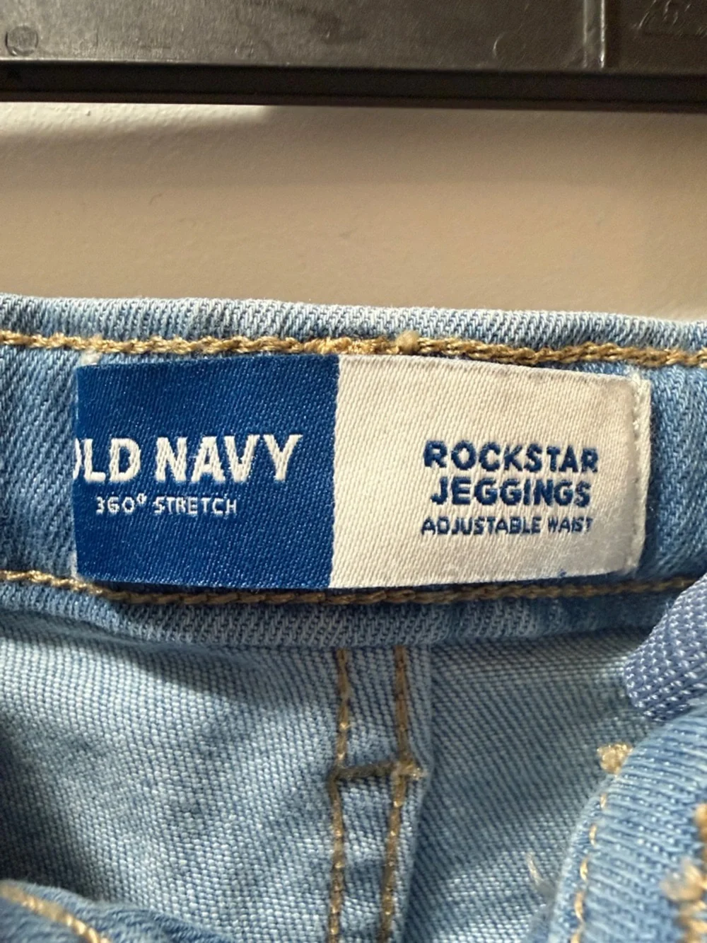 Old Navy Light Denim Blue Rockstar Jeggings with Daisy Accents 5T